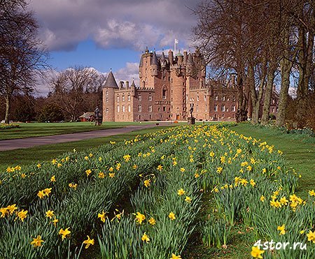 Самые известные замки Шотландии с привидениями