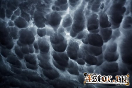 Mammatus clouds