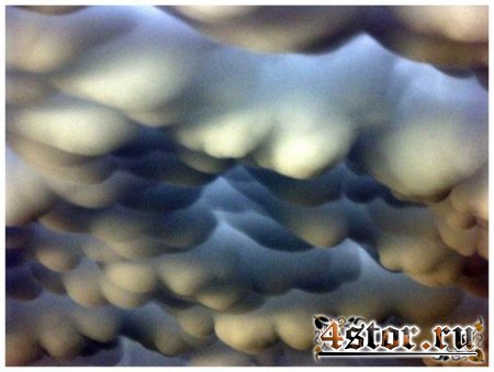 Mammatus clouds