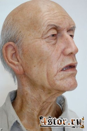 - Ron Mueck  Jamie Salmon. 