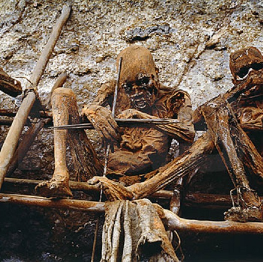 Необычные племена: копченые мумии ангу