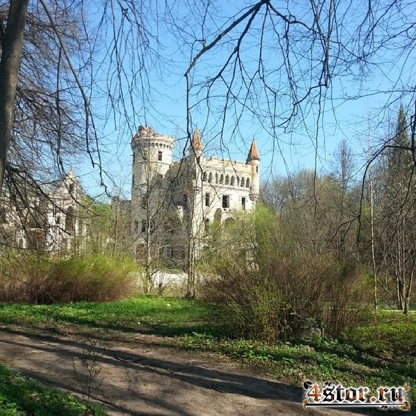 Замок Храповицкого в посёлке Муромцево