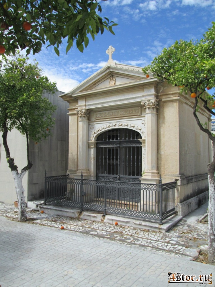 Призраки и легенды кладбища Сан Мигель (Малага, Испания)