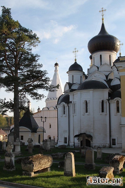 Костница Старицкого Свято-Успенского монастыря (Россия)