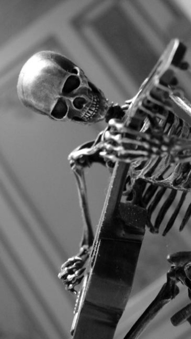 Saul Hernandez - железные скелетоны